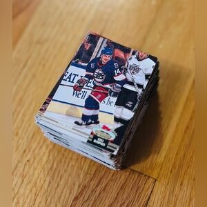 Hey Hockey Collectors 100+ Cards 
1990-1992